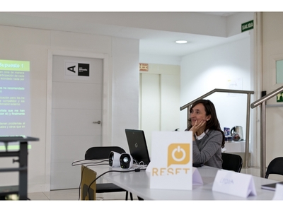 Eva Moraga de Por&Para en el taller sobre emprendimiento