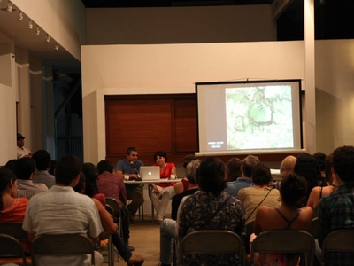 Presentación de la exposición por Milena García Salmerón y Óscar Rivas Larios