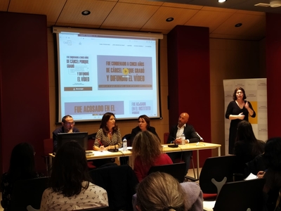 La directora de la Agencia Española de Protección de Datos, Mar España, explica la campaña "Por todo lo que hay detrás"