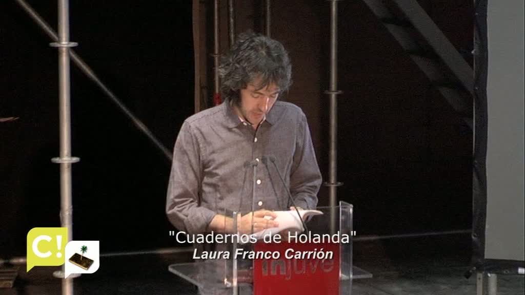 Carlos Pardo presentando la obra de Laura Franco