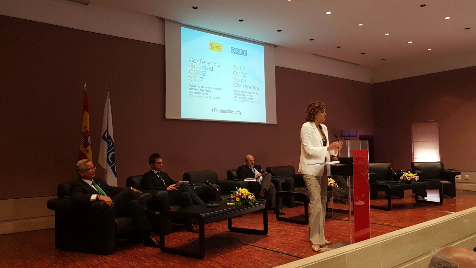 La ministra de Sanidad, Servicios Sociales e Igualdad, Dolors Montserrat, ha inaugurado hoy en Málaga la Conferencia de Juventud organizada por la OSCE
