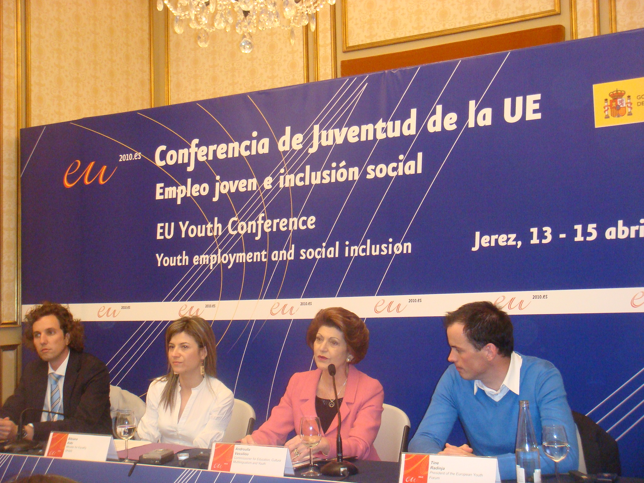 La ministra de Igualdad, Bibiana Aído, y la comisaria europea Androulla Vassilou