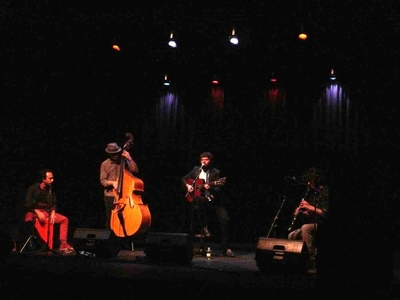Actuación de Alberto Alcalá Banda