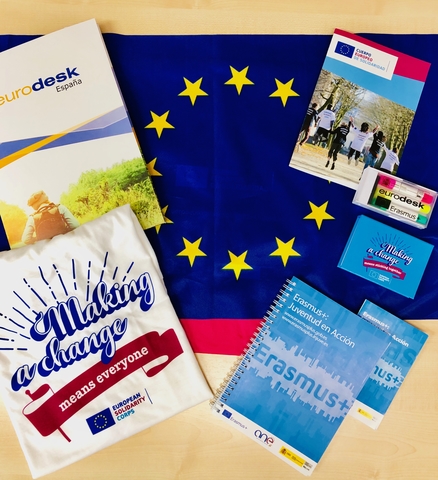 Materiales informativos de programas europeos de juventud