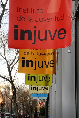 Puerta de acceso INJUVE