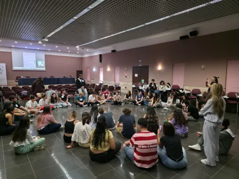 Actividad en grupo Asociaci&oacute;n Mujeres Zona de Conflicto