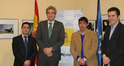 El director del Injuve con los representantes de CEAJE, en la reunión mantenida 