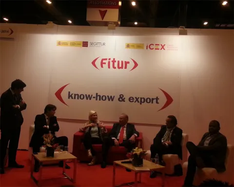 Ruben Urosa en la mesa redonda en la que ha participado en FITUR
